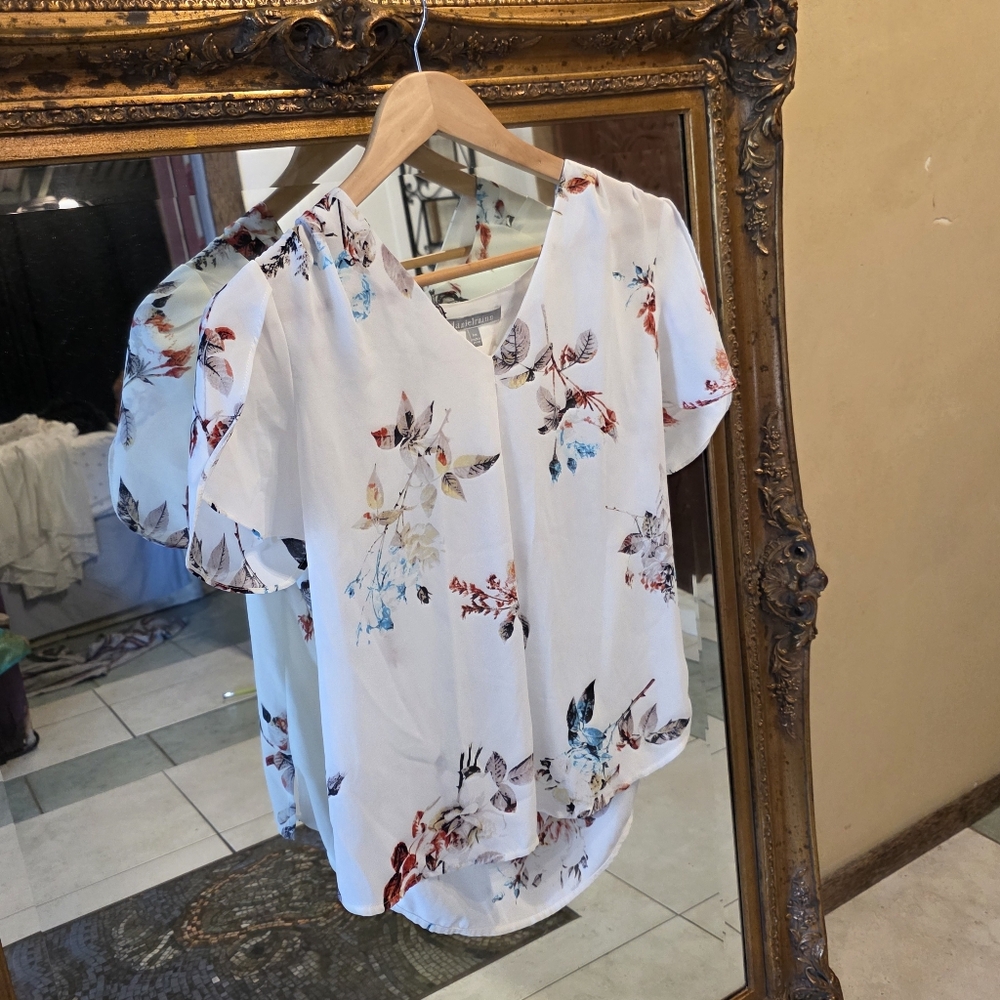 White Floral V-Neck Women's Top Sheer Layering Blouse With Tulip Sleeves